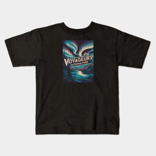 Travel Poster Voyageurs Retro Aurora Kids T-Shirt